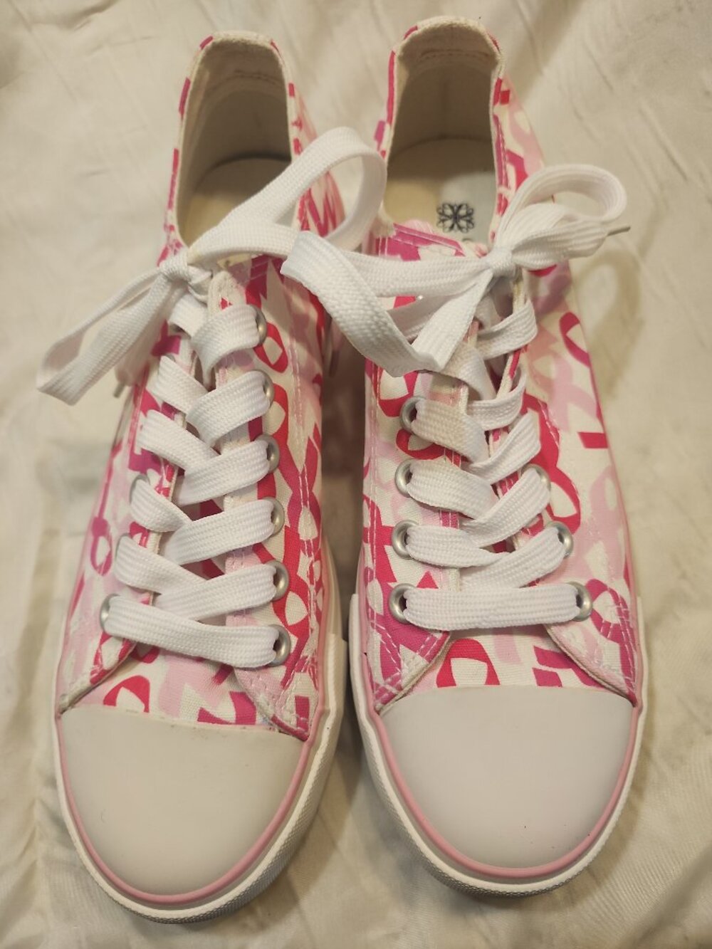 Avon Cushion Walk  Women's Pink Ribbon Cancer Awareness Sneakers Size 9 NWOB